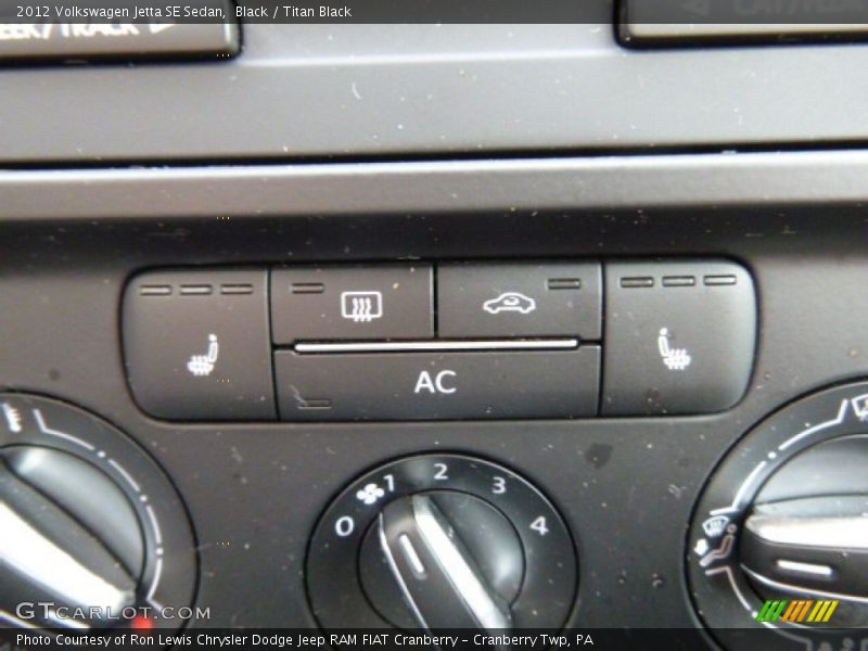 Black / Titan Black 2012 Volkswagen Jetta SE Sedan