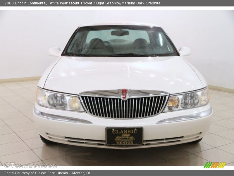 White Pearlescent Tricoat / Light Graphite/Medium Dark Graphite 2000 Lincoln Continental