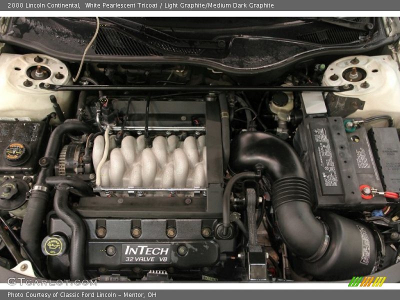  2000 Continental  Engine - 4.6 Liter DOHC 32-Valve V8