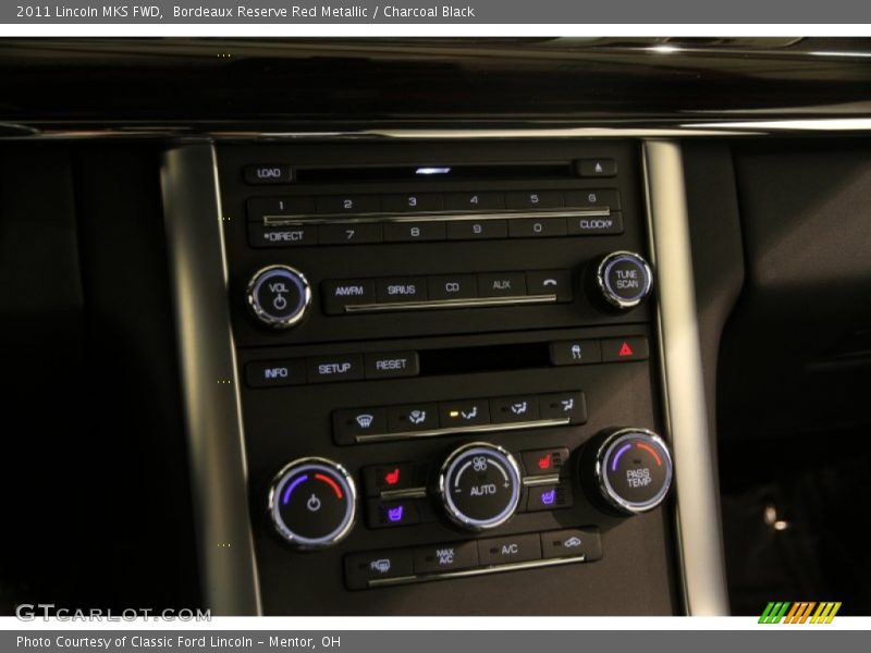 Bordeaux Reserve Red Metallic / Charcoal Black 2011 Lincoln MKS FWD
