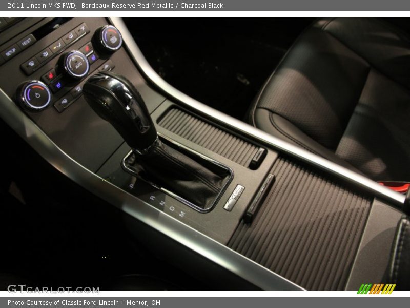 Bordeaux Reserve Red Metallic / Charcoal Black 2011 Lincoln MKS FWD