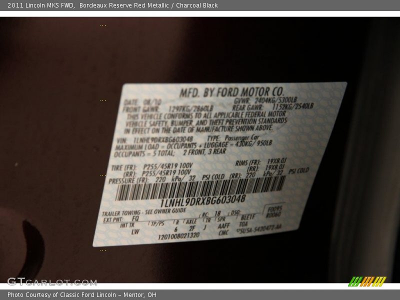 Bordeaux Reserve Red Metallic / Charcoal Black 2011 Lincoln MKS FWD