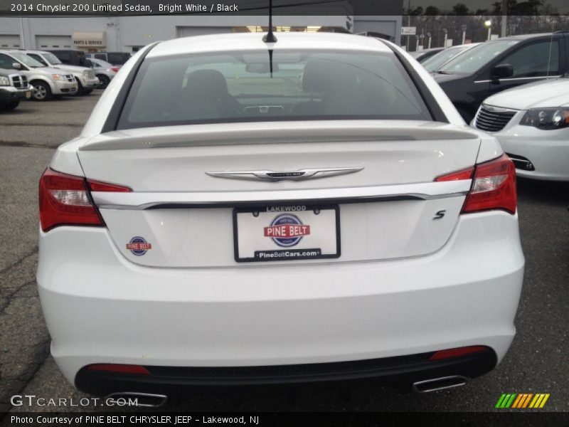 Bright White / Black 2014 Chrysler 200 Limited Sedan