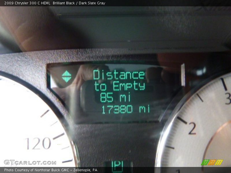 Brilliant Black / Dark Slate Gray 2009 Chrysler 300 C HEMI
