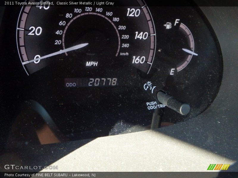 Classic Silver Metallic / Light Gray 2011 Toyota Avalon Limited