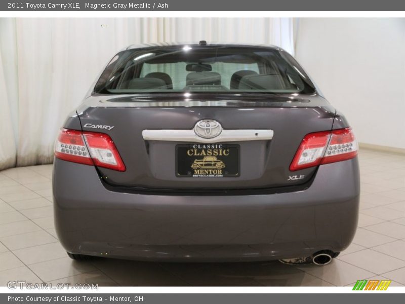 Magnetic Gray Metallic / Ash 2011 Toyota Camry XLE