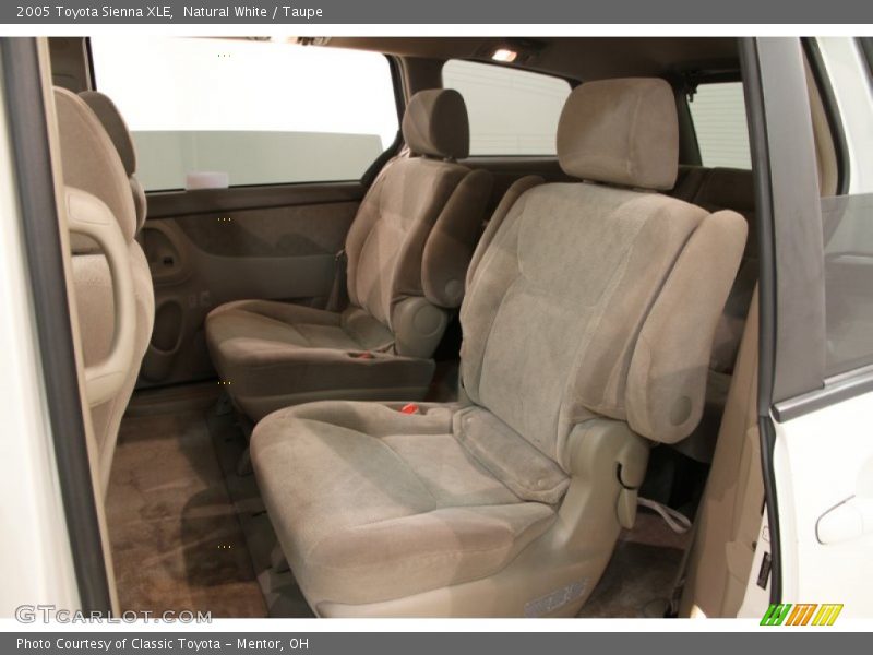 Natural White / Taupe 2005 Toyota Sienna XLE