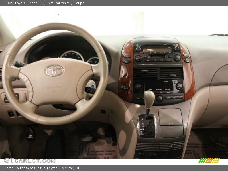 Natural White / Taupe 2005 Toyota Sienna XLE