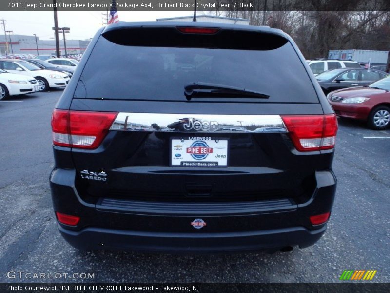 Brilliant Black Crystal Pearl / Black 2011 Jeep Grand Cherokee Laredo X Package 4x4