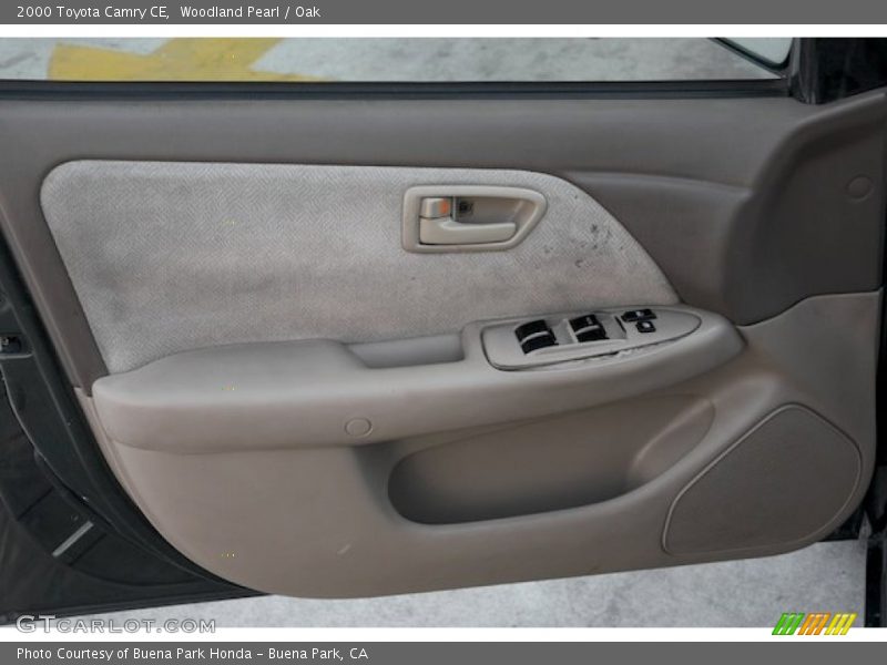 Woodland Pearl / Oak 2000 Toyota Camry CE