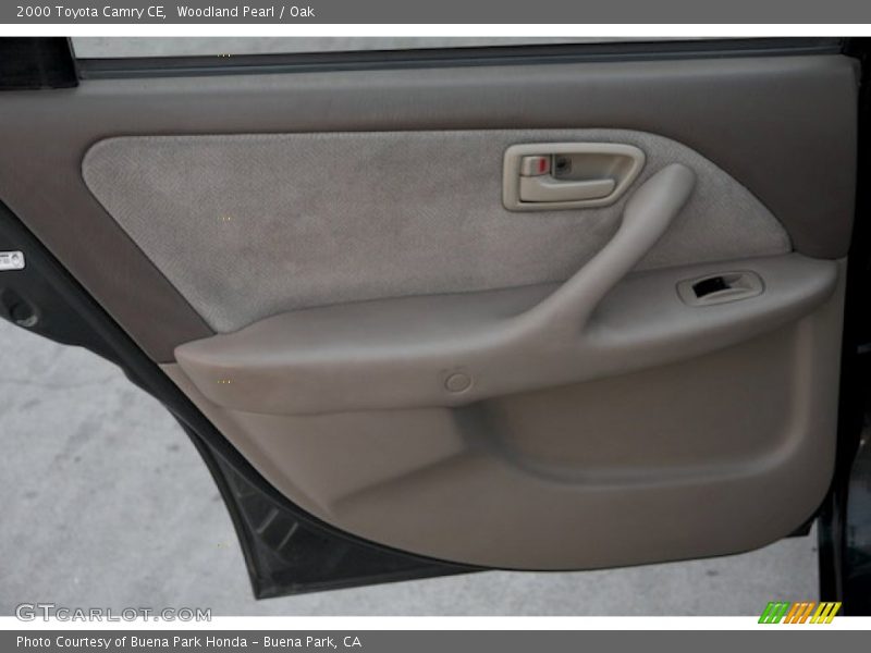 Woodland Pearl / Oak 2000 Toyota Camry CE