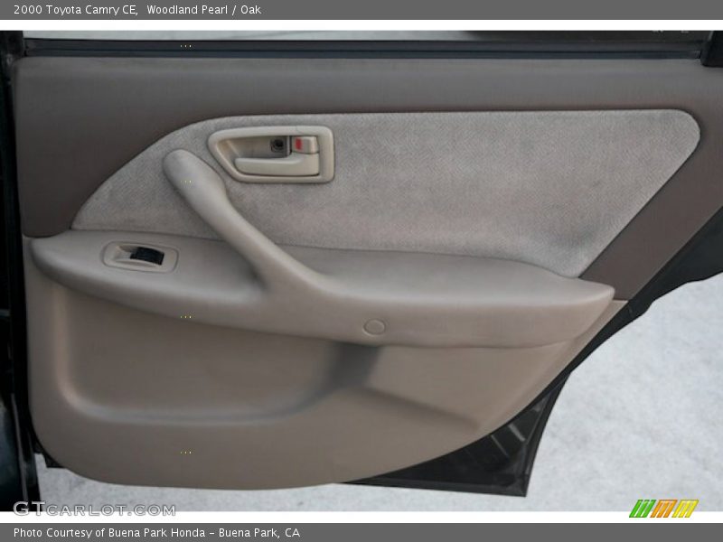 Woodland Pearl / Oak 2000 Toyota Camry CE