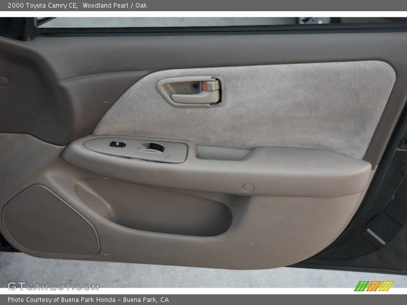 Woodland Pearl / Oak 2000 Toyota Camry CE