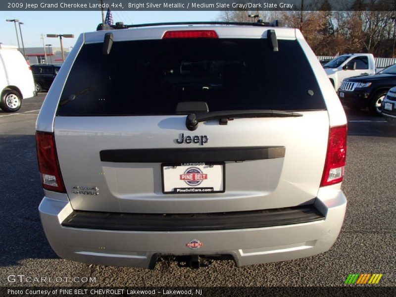 Bright Silver Metallic / Medium Slate Gray/Dark Slate Gray 2009 Jeep Grand Cherokee Laredo 4x4