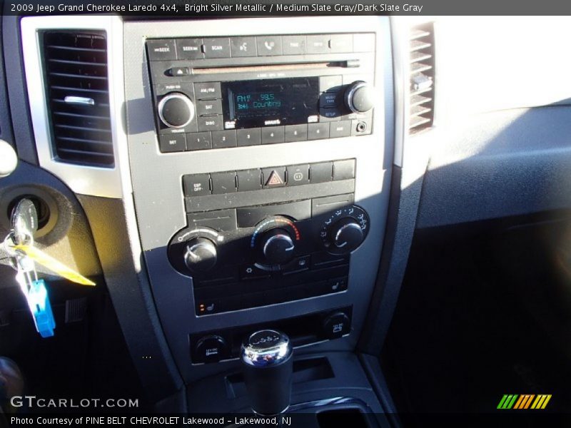 Bright Silver Metallic / Medium Slate Gray/Dark Slate Gray 2009 Jeep Grand Cherokee Laredo 4x4