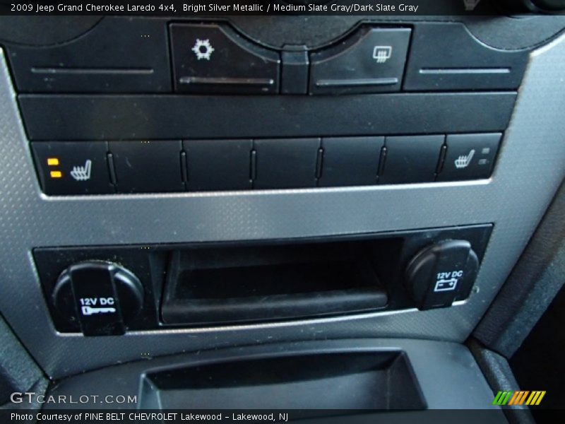 Bright Silver Metallic / Medium Slate Gray/Dark Slate Gray 2009 Jeep Grand Cherokee Laredo 4x4