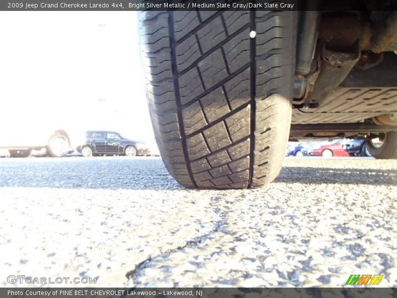 Bright Silver Metallic / Medium Slate Gray/Dark Slate Gray 2009 Jeep Grand Cherokee Laredo 4x4