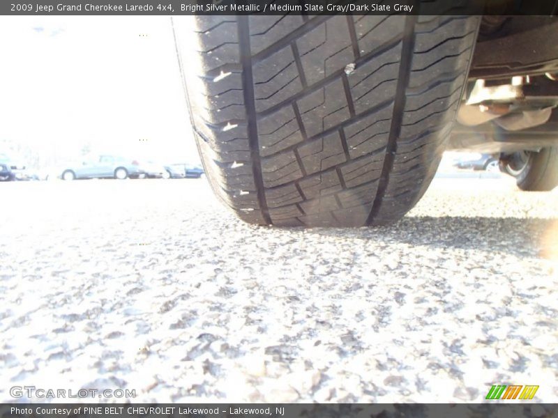 Bright Silver Metallic / Medium Slate Gray/Dark Slate Gray 2009 Jeep Grand Cherokee Laredo 4x4