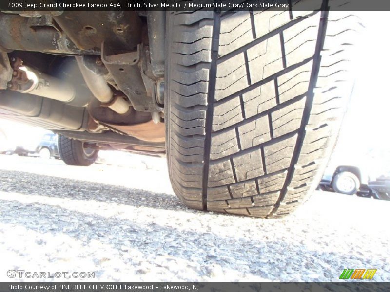 Bright Silver Metallic / Medium Slate Gray/Dark Slate Gray 2009 Jeep Grand Cherokee Laredo 4x4