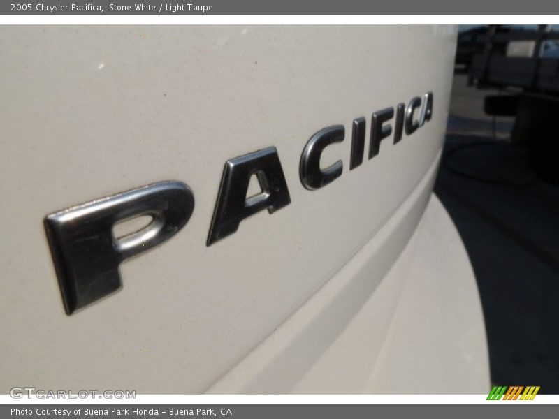 Stone White / Light Taupe 2005 Chrysler Pacifica