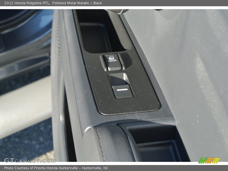 Polished Metal Metallic / Black 2012 Honda Ridgeline RTL