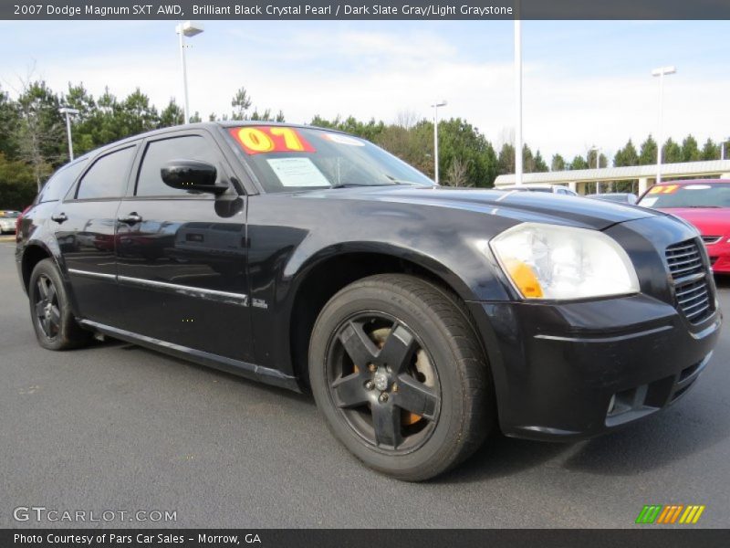 Front 3/4 View of 2007 Magnum SXT AWD