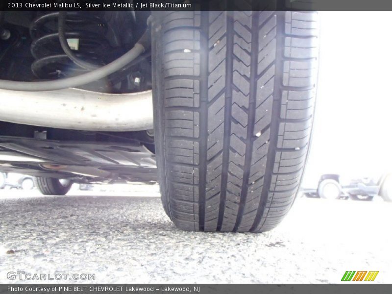Silver Ice Metallic / Jet Black/Titanium 2013 Chevrolet Malibu LS