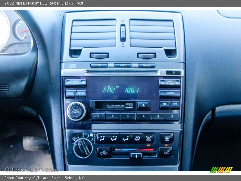 Super Black / Frost 2002 Nissan Maxima SE