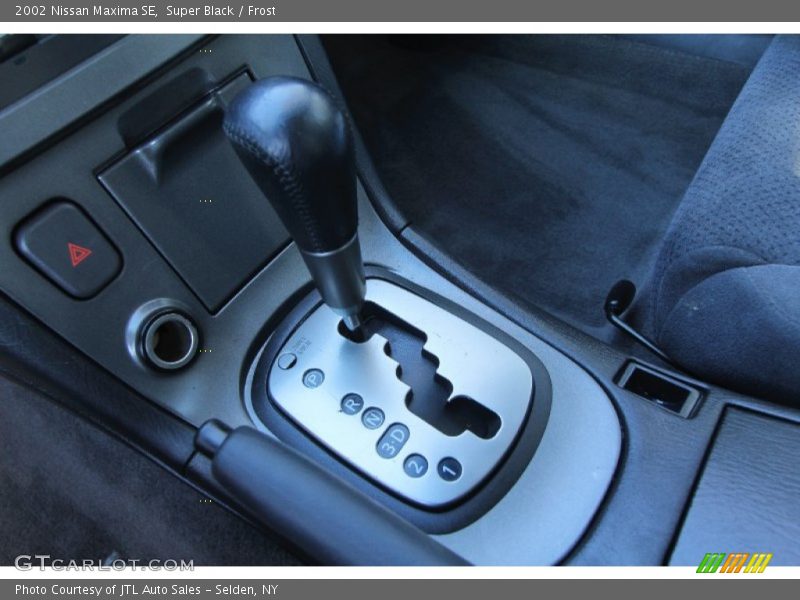 Super Black / Frost 2002 Nissan Maxima SE