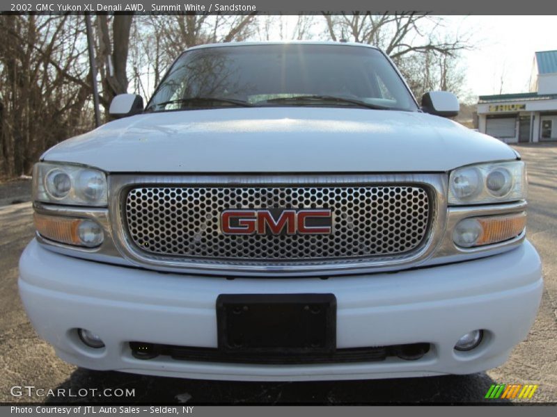 Summit White / Sandstone 2002 GMC Yukon XL Denali AWD
