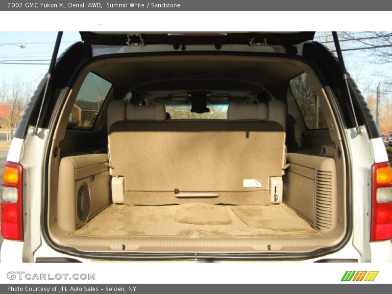 Summit White / Sandstone 2002 GMC Yukon XL Denali AWD