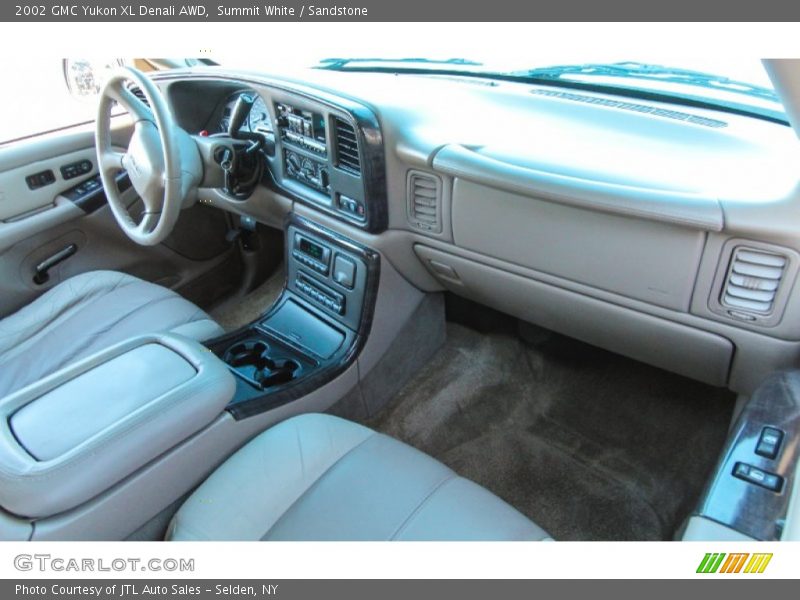 Summit White / Sandstone 2002 GMC Yukon XL Denali AWD
