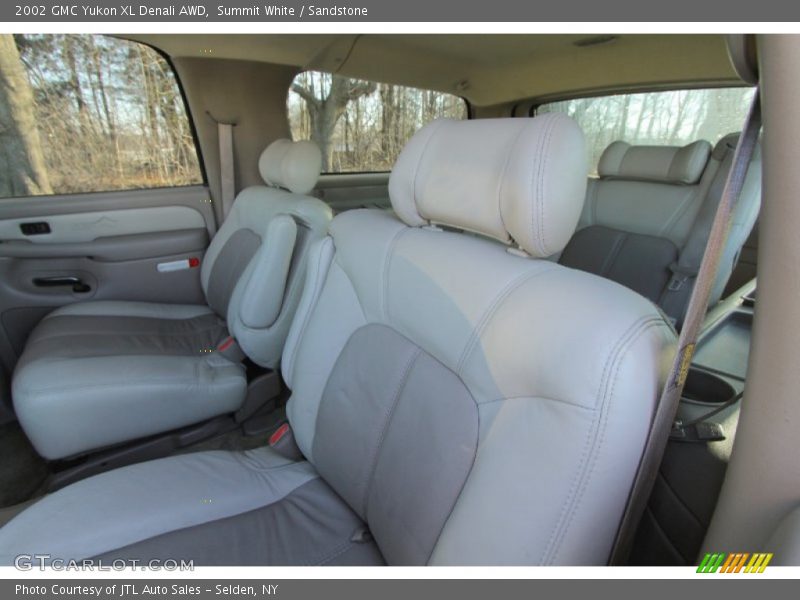 Summit White / Sandstone 2002 GMC Yukon XL Denali AWD