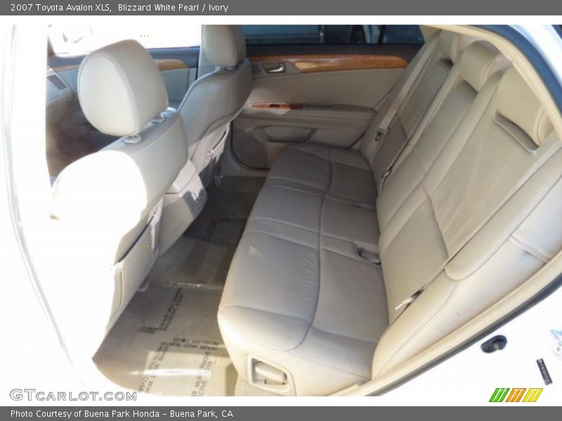 Blizzard White Pearl / Ivory 2007 Toyota Avalon XLS