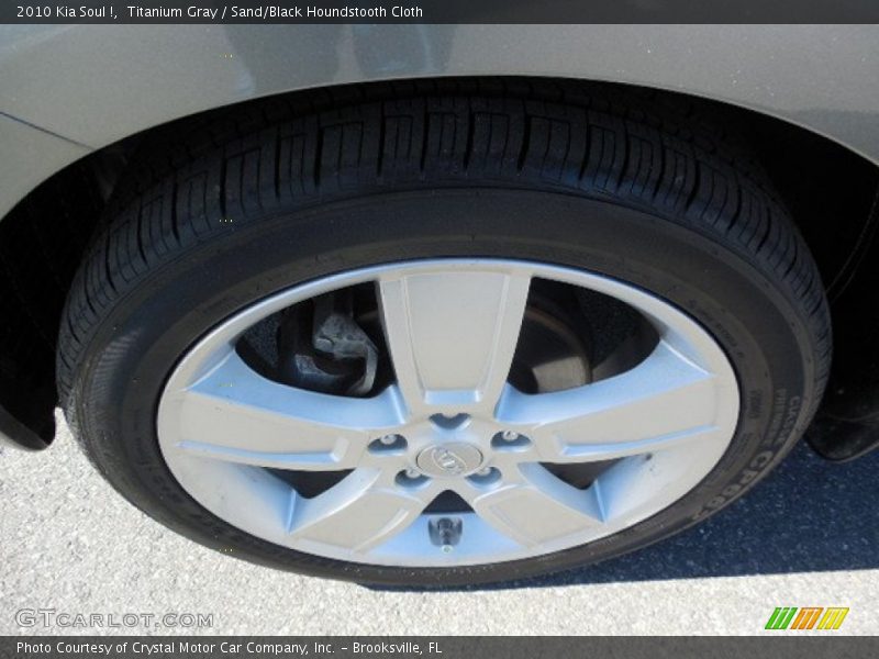 Titanium Gray / Sand/Black Houndstooth Cloth 2010 Kia Soul !