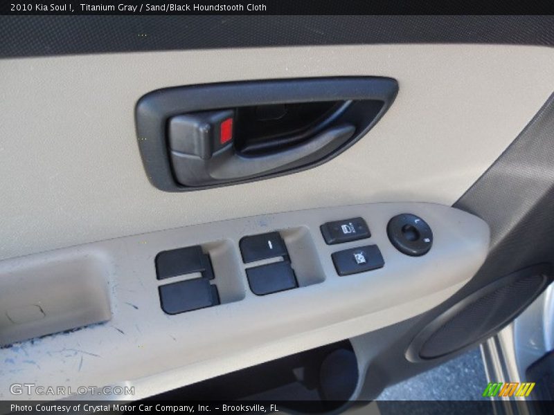 Titanium Gray / Sand/Black Houndstooth Cloth 2010 Kia Soul !