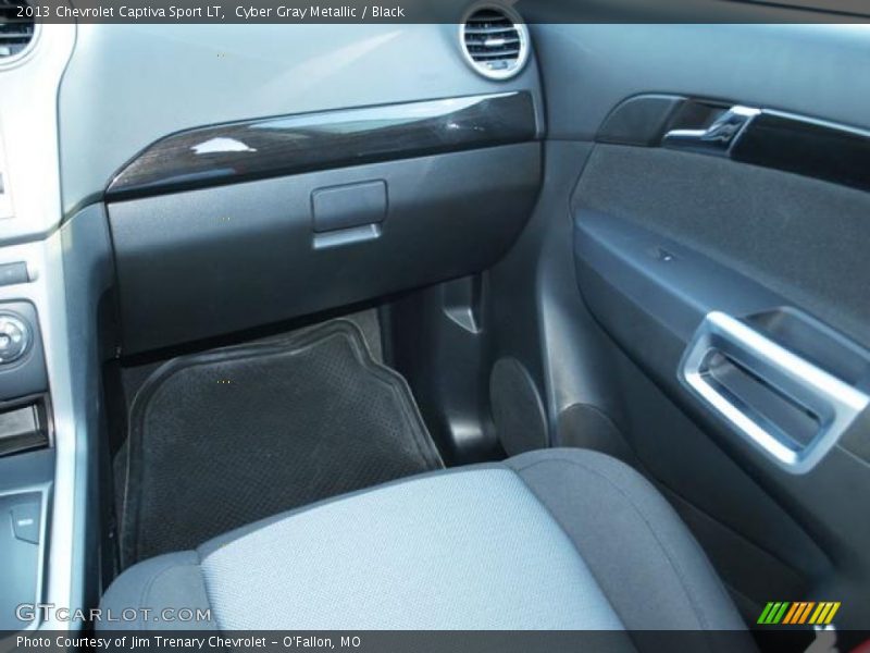Cyber Gray Metallic / Black 2013 Chevrolet Captiva Sport LT