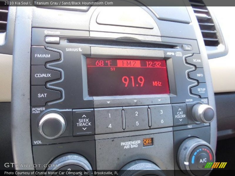 Titanium Gray / Sand/Black Houndstooth Cloth 2010 Kia Soul !