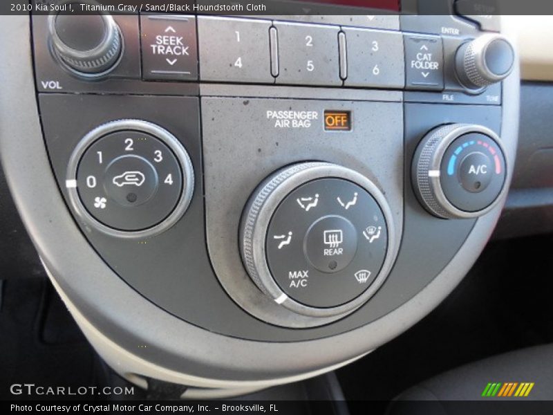 Titanium Gray / Sand/Black Houndstooth Cloth 2010 Kia Soul !