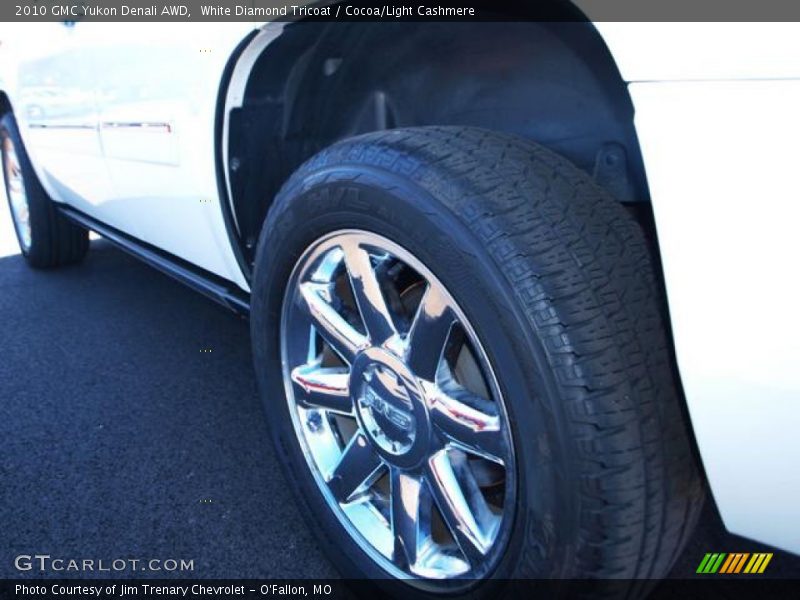 White Diamond Tricoat / Cocoa/Light Cashmere 2010 GMC Yukon Denali AWD