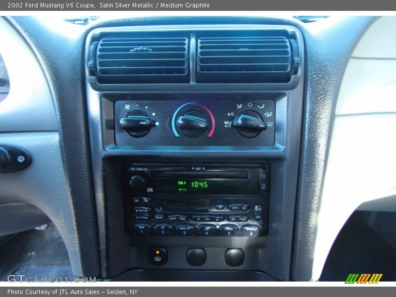 Satin Silver Metallic / Medium Graphite 2002 Ford Mustang V6 Coupe