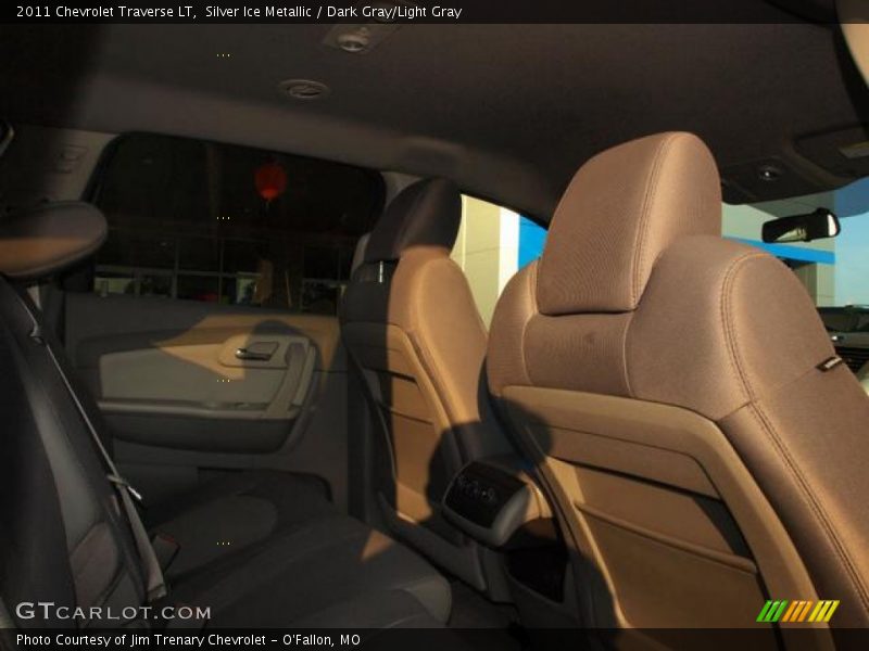 Silver Ice Metallic / Dark Gray/Light Gray 2011 Chevrolet Traverse LT