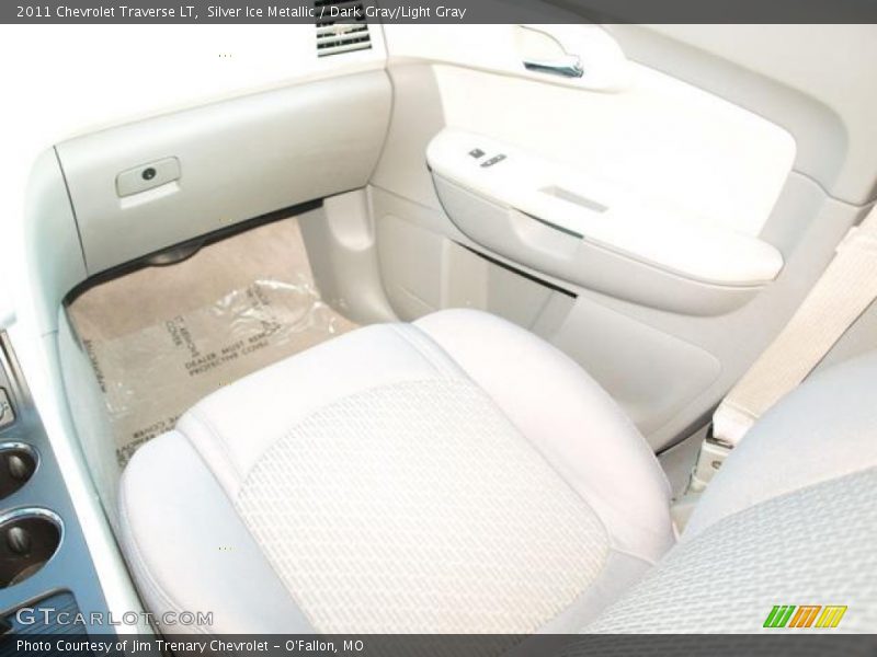 Silver Ice Metallic / Dark Gray/Light Gray 2011 Chevrolet Traverse LT