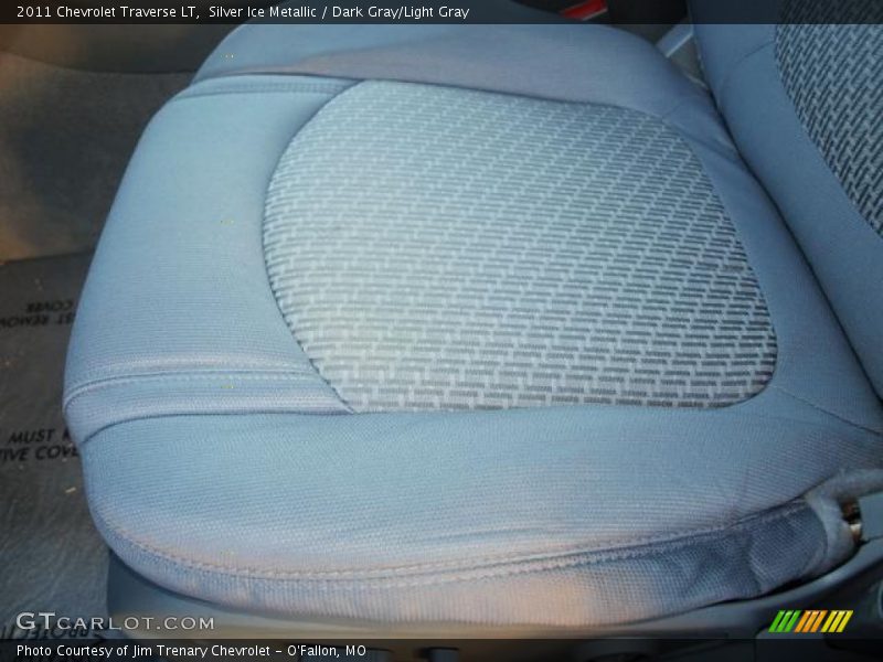 Silver Ice Metallic / Dark Gray/Light Gray 2011 Chevrolet Traverse LT