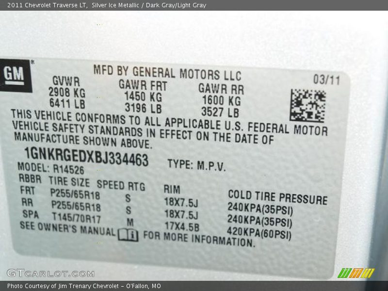 Silver Ice Metallic / Dark Gray/Light Gray 2011 Chevrolet Traverse LT
