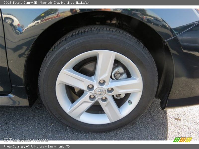 Magnetic Gray Metallic / Black/Ash 2013 Toyota Camry SE