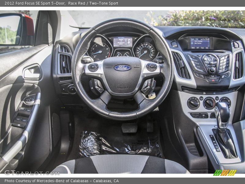 Race Red / Two-Tone Sport 2012 Ford Focus SE Sport 5-Door