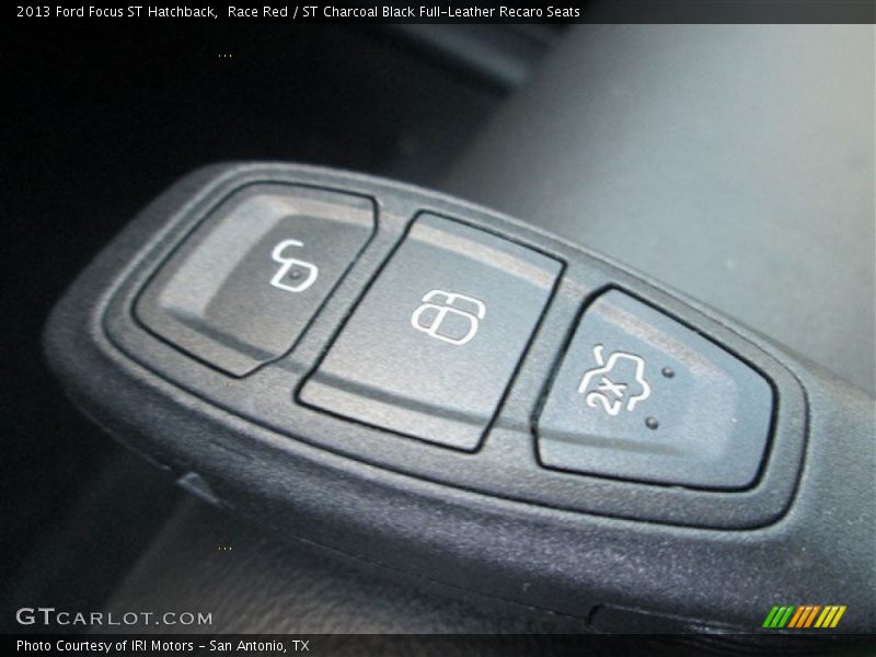 Race Red / ST Charcoal Black Full-Leather Recaro Seats 2013 Ford Focus ST Hatchback