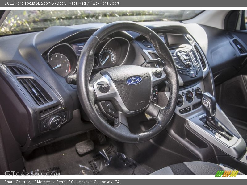 Race Red / Two-Tone Sport 2012 Ford Focus SE Sport 5-Door