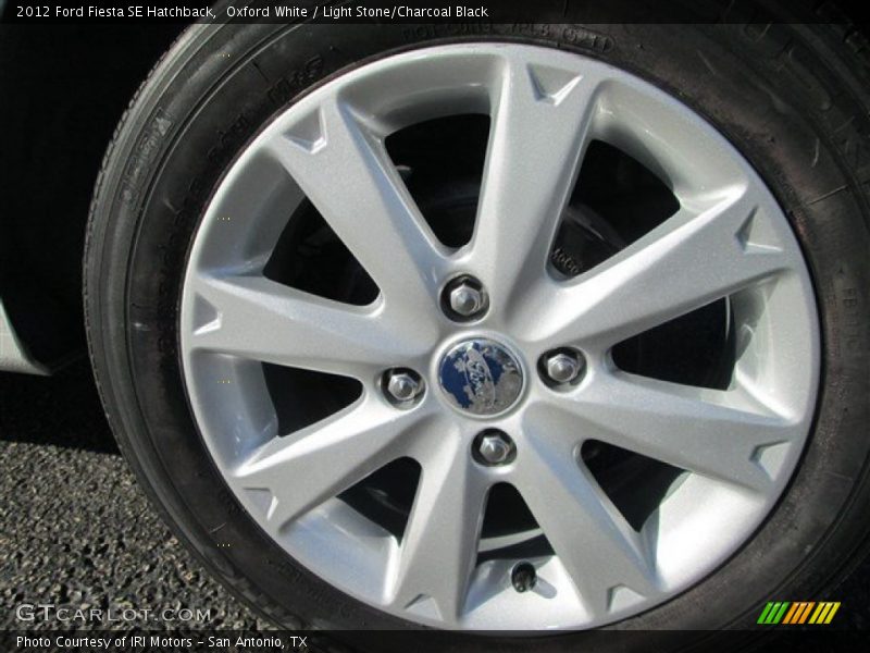 Oxford White / Light Stone/Charcoal Black 2012 Ford Fiesta SE Hatchback